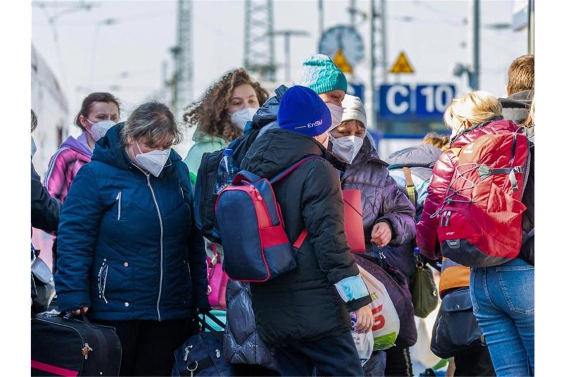 Bundesländer fordern gerechte Verteilung von Geflüchteten Ukrainische Flüchtlinge kommen in Cottbus (Brandenburg) an. Foto: Frank Hammerschmidt/dpa-Zentralbild/dpa