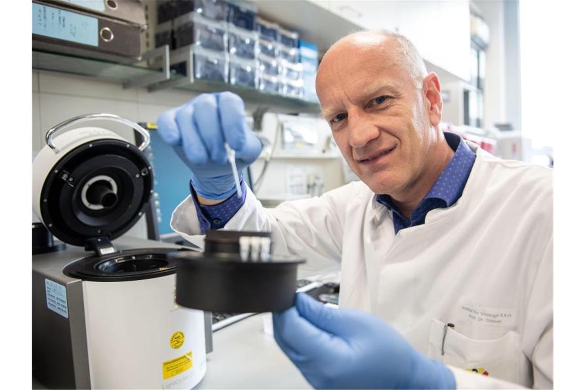 Ulf Dittmer ist Leiter des Instituts für Virologie der Universitätsklinik Essen. Foto: Bernd Thissen/dpa