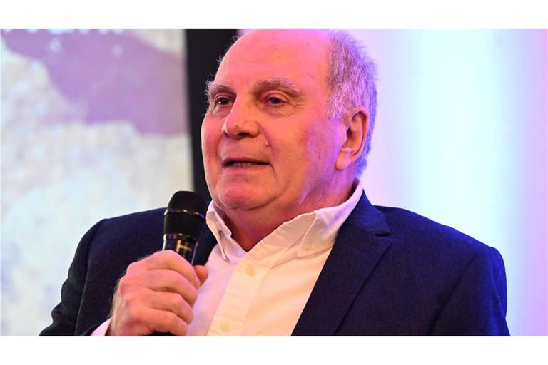 Uli Hoeneß hält die jüngsten Entwicklungen auf dem Transfermarkt für "gaga".