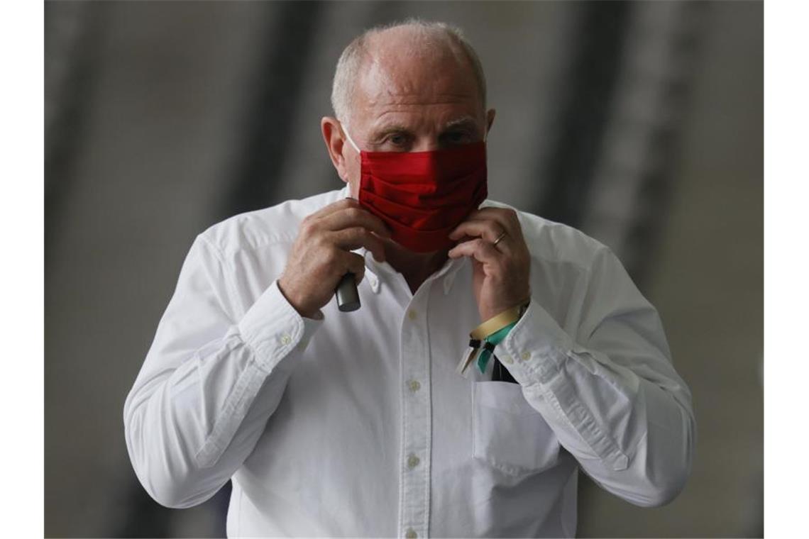 Hoeneß lehnt Meister-Playoffs ab: „Gesetz gegen FC Bayern“ Uli Hoeneß ist der Ehrenpräsident des FC Bayern München. Foto: Ronald Wittek/epa/Pool/dpa