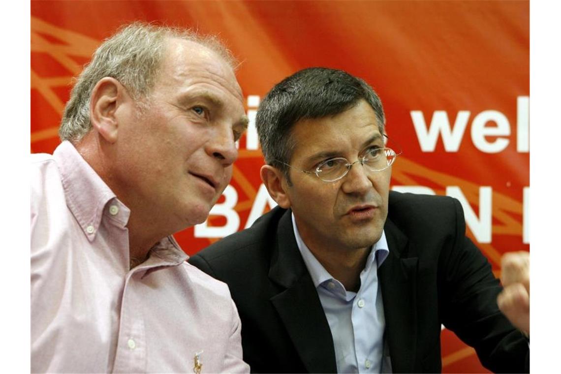 Uli Hoeneß (l) im Gespräch mit Herbert Hainer. Foto: Daniel Karmann