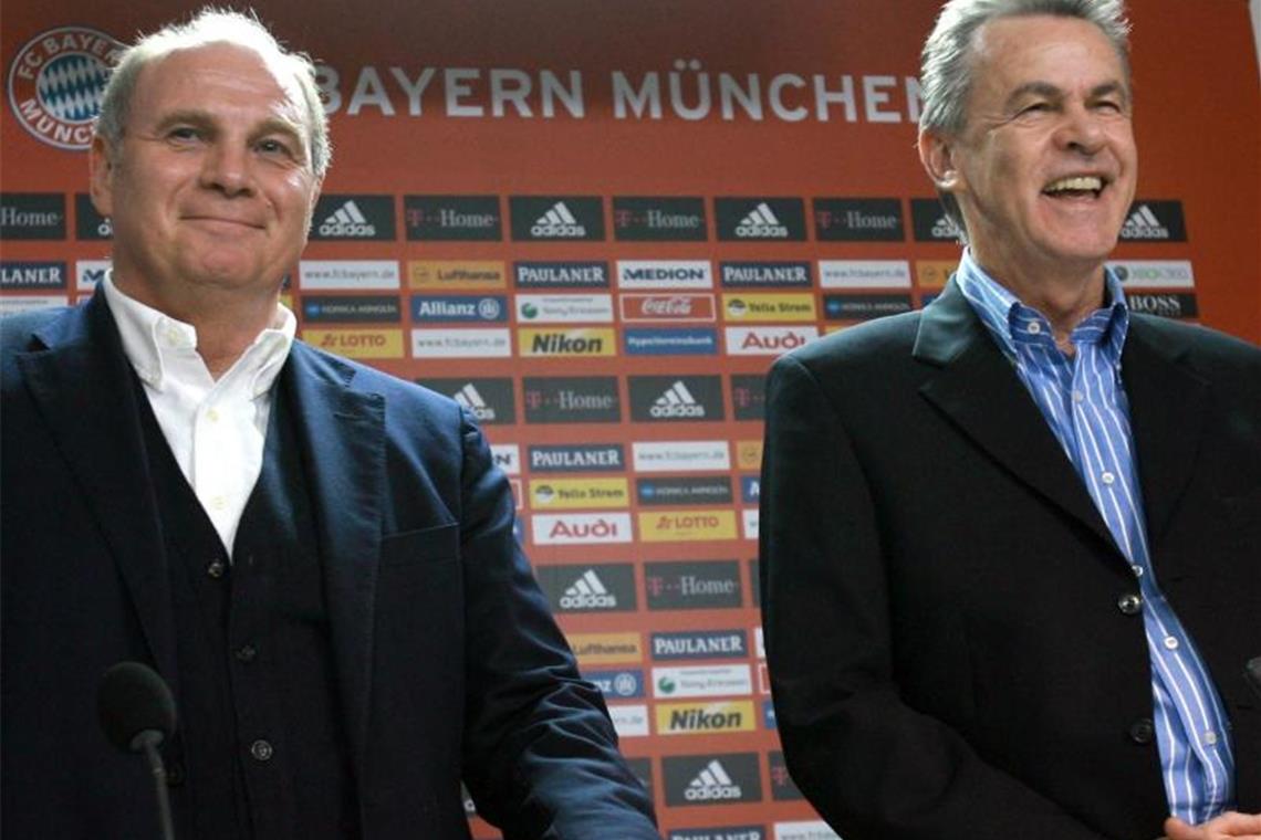 Uli Hoeneß (l) kann sich Ratschläge von Ottmar Hitzfeld holen. Foto: Tobias Hase/dpa