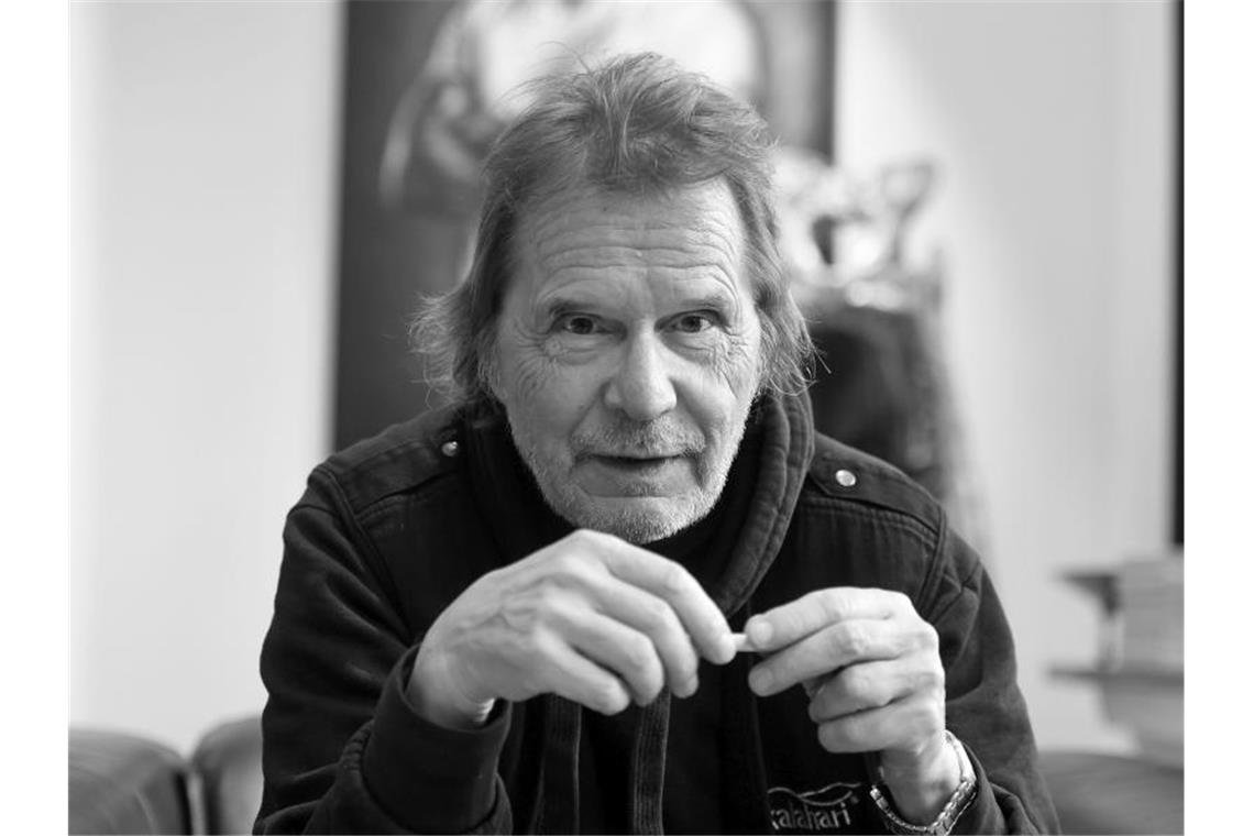 Uli Stein bei einem Interview 2016. Der Cartoonist ist tot. Foto: picture alliance / Holger Hollemann/dpa