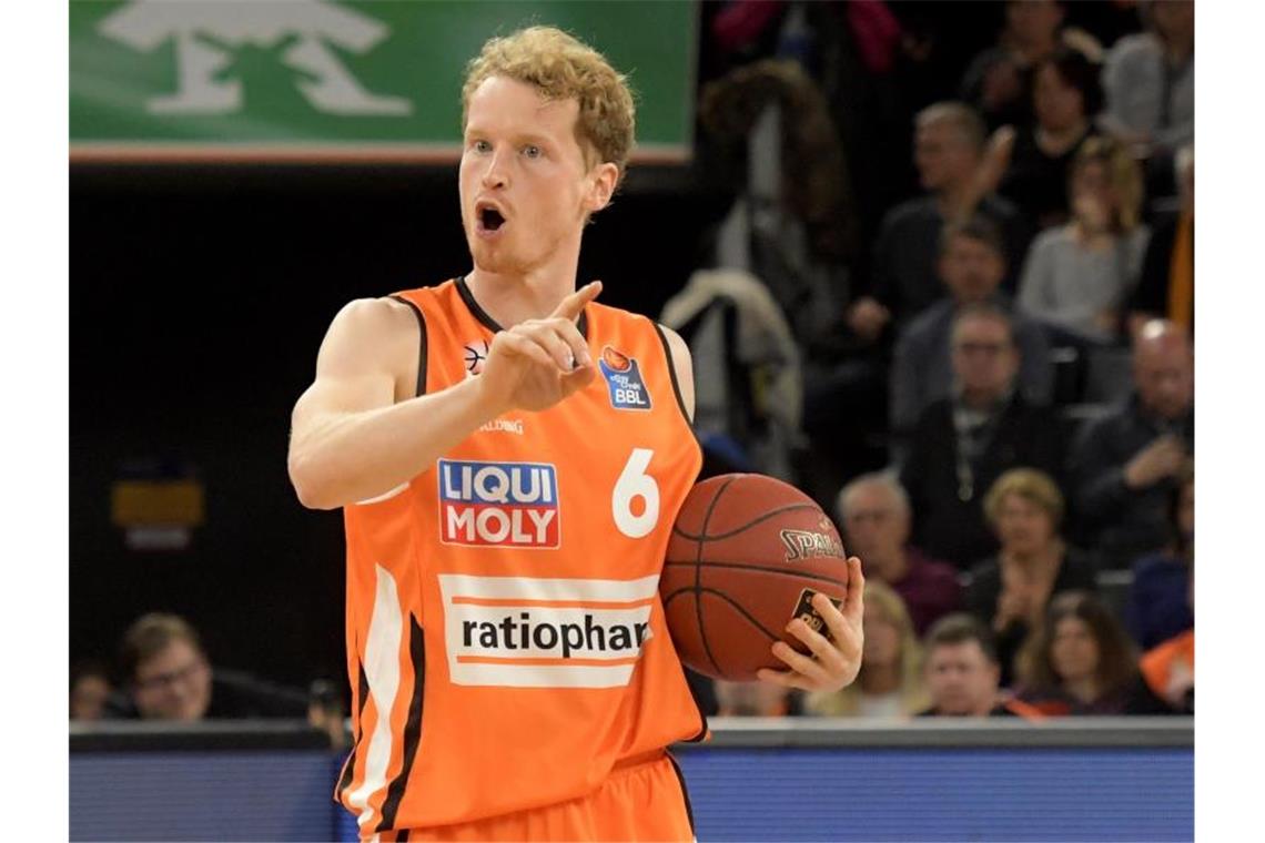 Alba neuer Basketball-Meister? Günther würde darauf wetten Ulms Per Günther gestikuliert während eines Spiels. Foto: Stefan Puchner/dpa/Archivbild