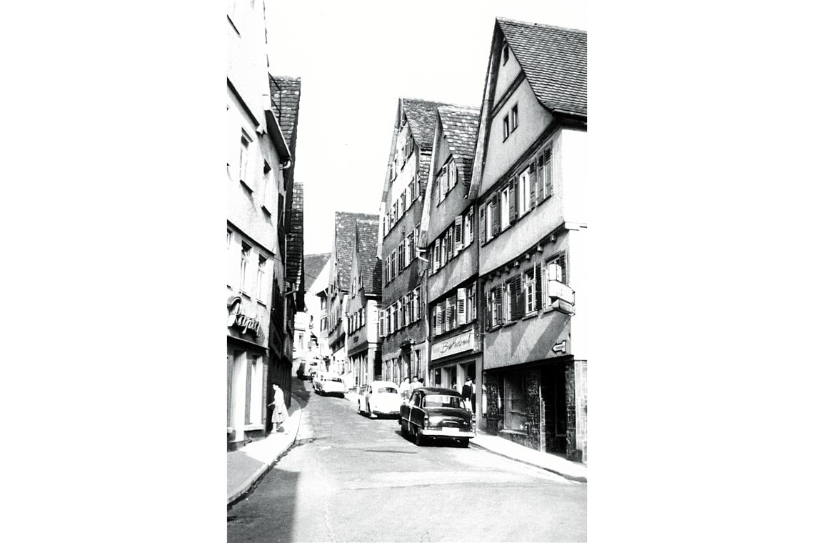 Erste Schildwirtschaft und Brauerei Um 1965 war die Schillerstraße noch eine Einbahnstraße.