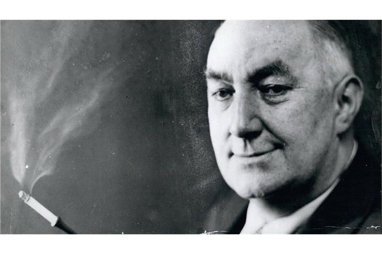 Um Alkohol machte Edgar Wallace  selbst einen Bogen. Stattdessen schüttete er Tag für Tag 40 Tassen Tee in sich hinein und rauchte bis zu 100 Zigaretten.