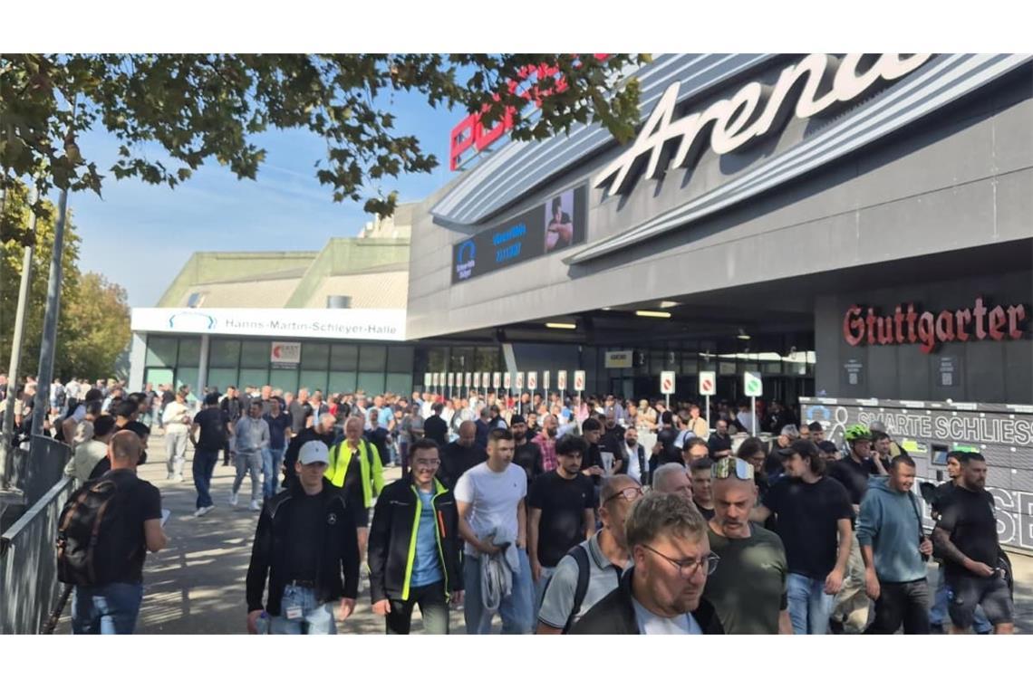 Um kurz nach 13 Uhr endete die Betriebsversammlung in der Hanns-Martin-Schleyer-Halle.