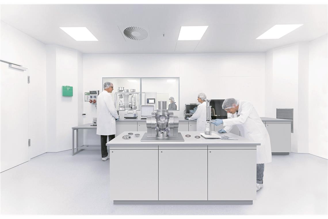 Höfliger ohne Harro Um Maschinen für die Pharmabranche unter realen Bedingungen testen zu können, hat Harro Höfliger fast sieben Millionen Euro in Reinräume investiert. Foto: Harro Höfliger GmbH