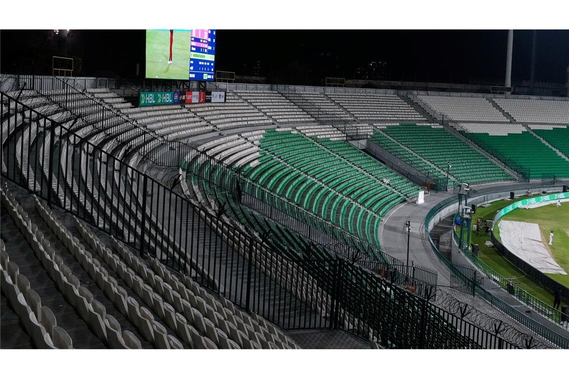 Um Sprit zu sparen, spielt die pakistanische Kricket-Liga seit Donnerstag vor leeren Rängen.