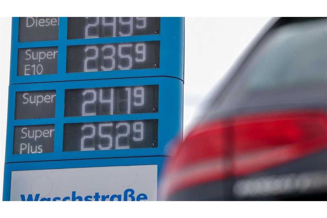 Um wie viel werden die Spritpreise sinken?