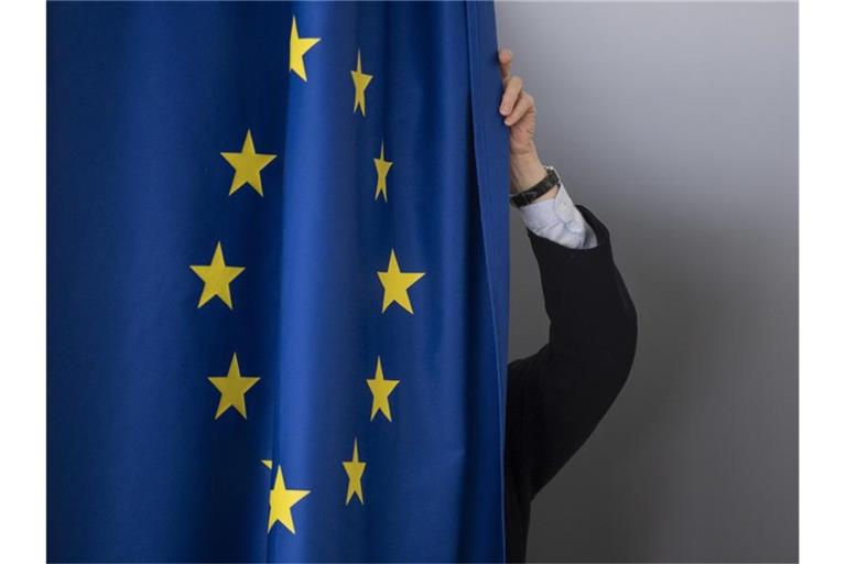 Umfrage sieht große Verluste für CDU und SPD bei Europawahl. Foto: Boris Roessler/Archivbild
