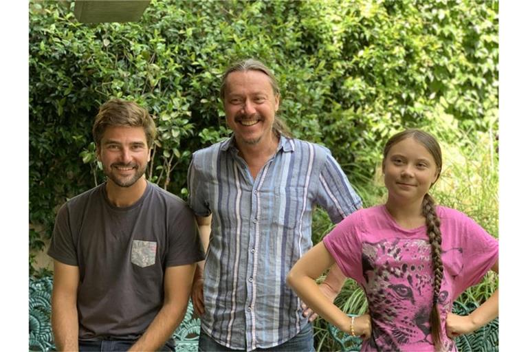 Umweltaktivistin Greta Thunberg (r-l) mit ihrem Vater Svante Thunberg und dem Segelsportler Boris Herrmann.Christian Krüg/Team Malizia Foto: Christian Krüg
