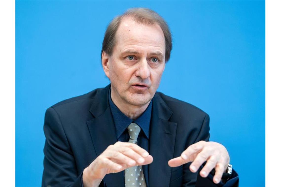 Umweltbundesamtchef Dirk Messner bei einer Pressekonferenz. Foto: Bernd von Jutrczenka/dpa