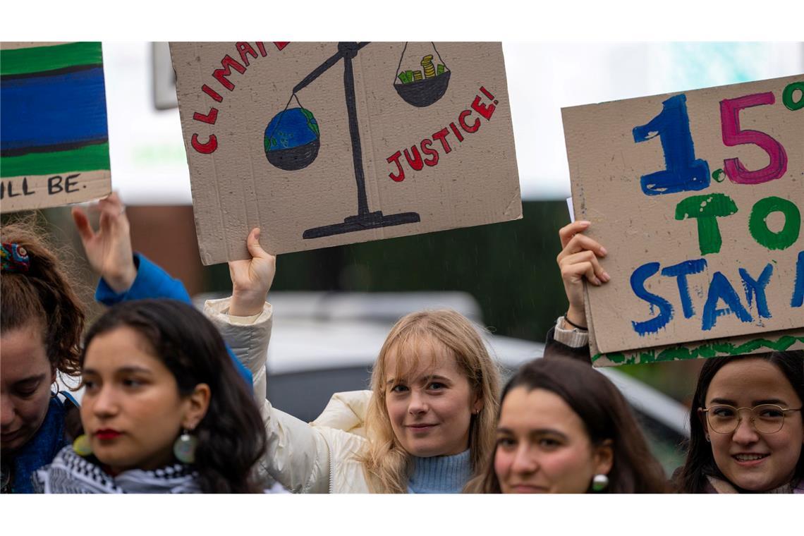 Umweltschützer fordern Klimaziele auch vor Gericht ein. (Symbolbild)