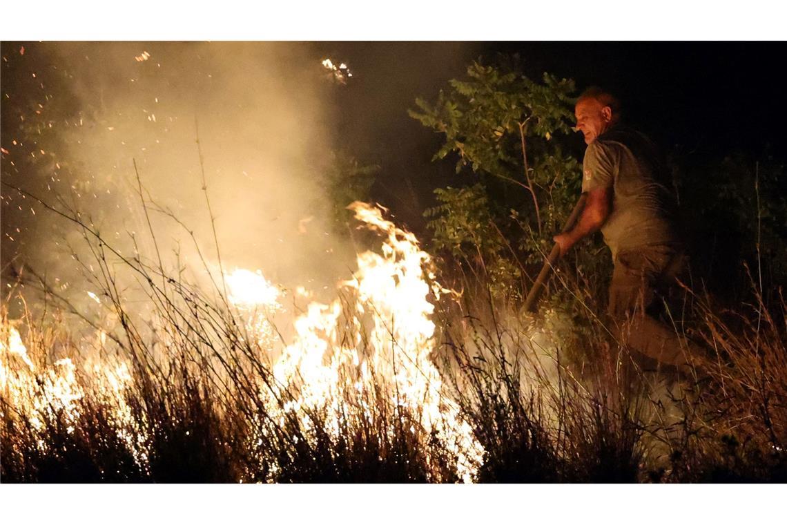 Waldbrände in Südeuropa – Menschen fliehen vor den Flammen