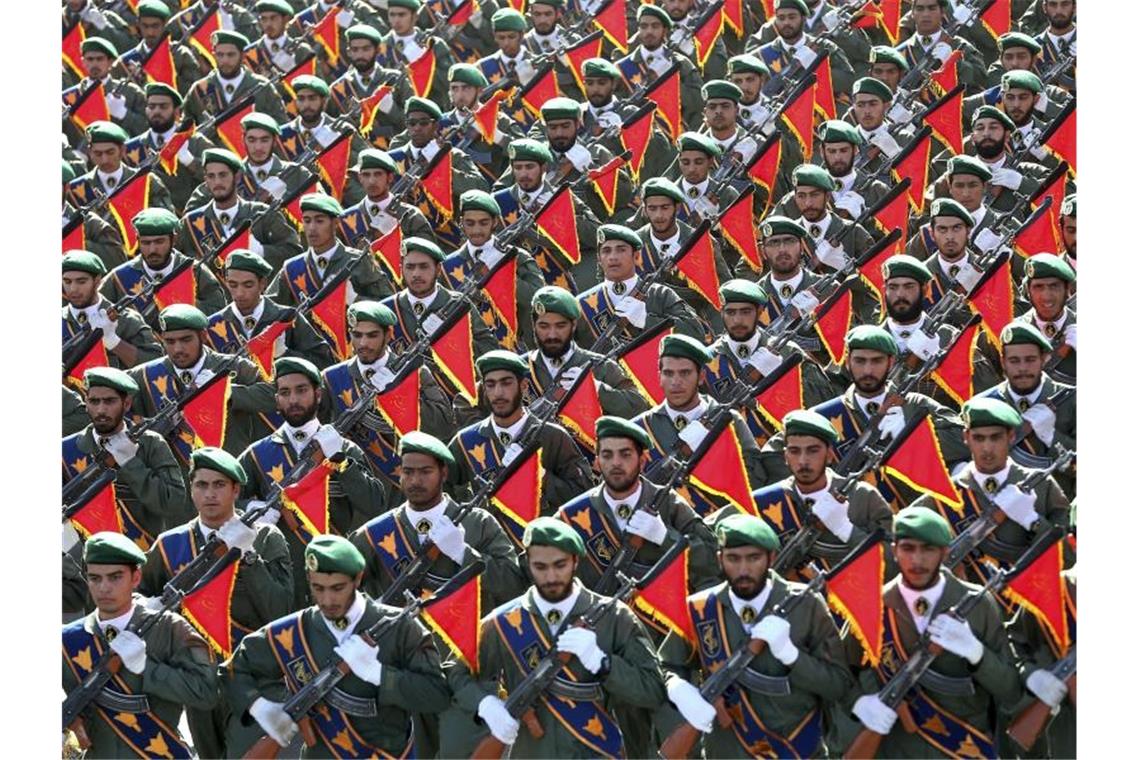 Iran lehnt Gespräche mit USA ab Unbestätigten Angaben nach haben die iranischen Revolutionsgarden zwischen 120.000 bis 300.000 zum Teil sehr gut ausgebildete und bestens ausgerüstete Soldaten. Foto: Ebrahim Noroozi/AP
