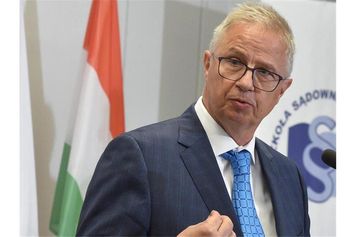 EU-Parlament verschiebt von der Leyens Kommissions-Start Und auch er wurde vom Parlament gestoppt: Der ungarische Kandidat Laszlo Trocsanyi, ehemaliger Justizminister des Landes, dem Interessenkonflikte vorgeworfen worden waren. Foto: Jacek Bednarczyk/PAP/dpa