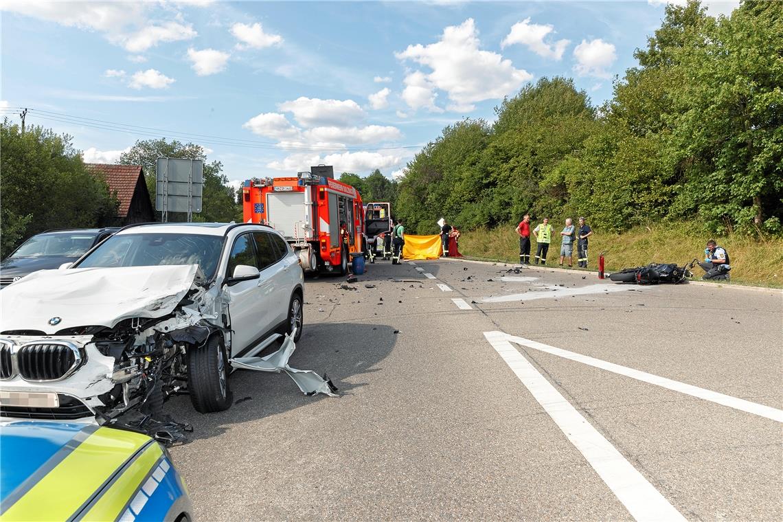 Motorradfahrer stirbt bei Unfall in Sulzbach Unfall auf der Zusammenführung der beiden Fahrspuren der Haller Straße. Foto: Jörg Fiedler