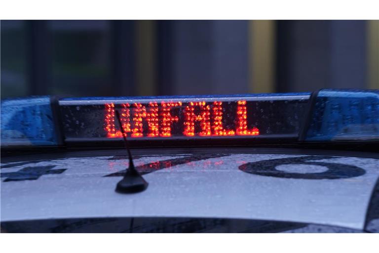 Unfall mit Polizeiauto in Berlin (Symbolbild)