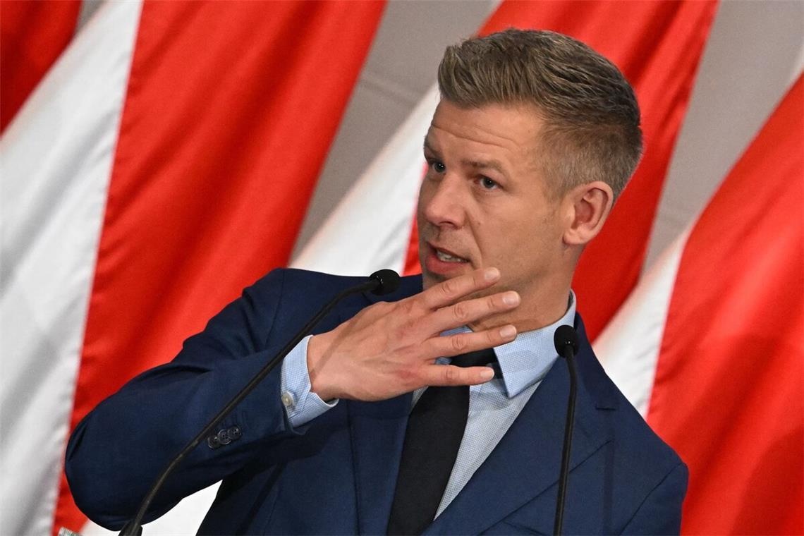 Ungarns künftiger Regierungschef Peter Magyar sah sich im Sender M1 über Jahre diffamiert, „morgens, mittags und abends“.