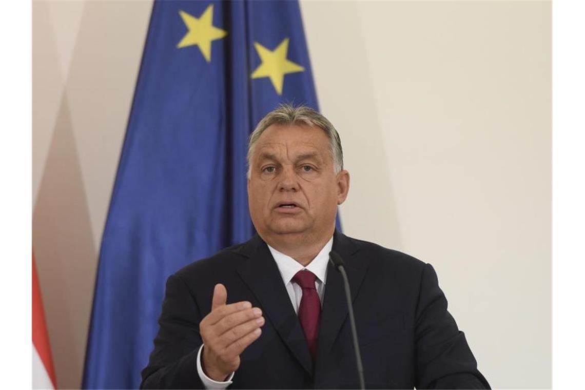 Ungarns Ministerpräsident Viktor Orban hat einen Rechtsschwenk der EVP zur Bedingung für seine weitere Mitgliedschaft gemacht. Foto: Ondøej Deml/CTK/dpa