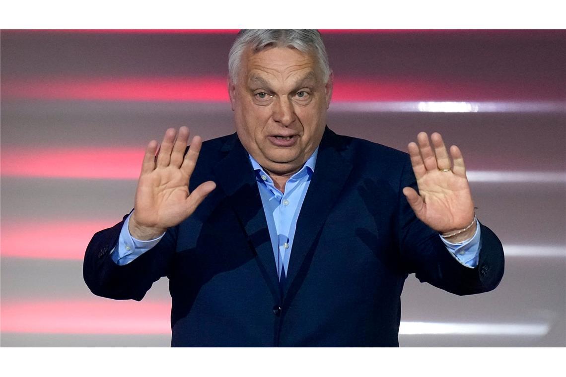 Ungarns Ministerpräsident Viktor Orban spricht nach der Bekanntgabe der Ergebnisse der Parlamentswahlen.