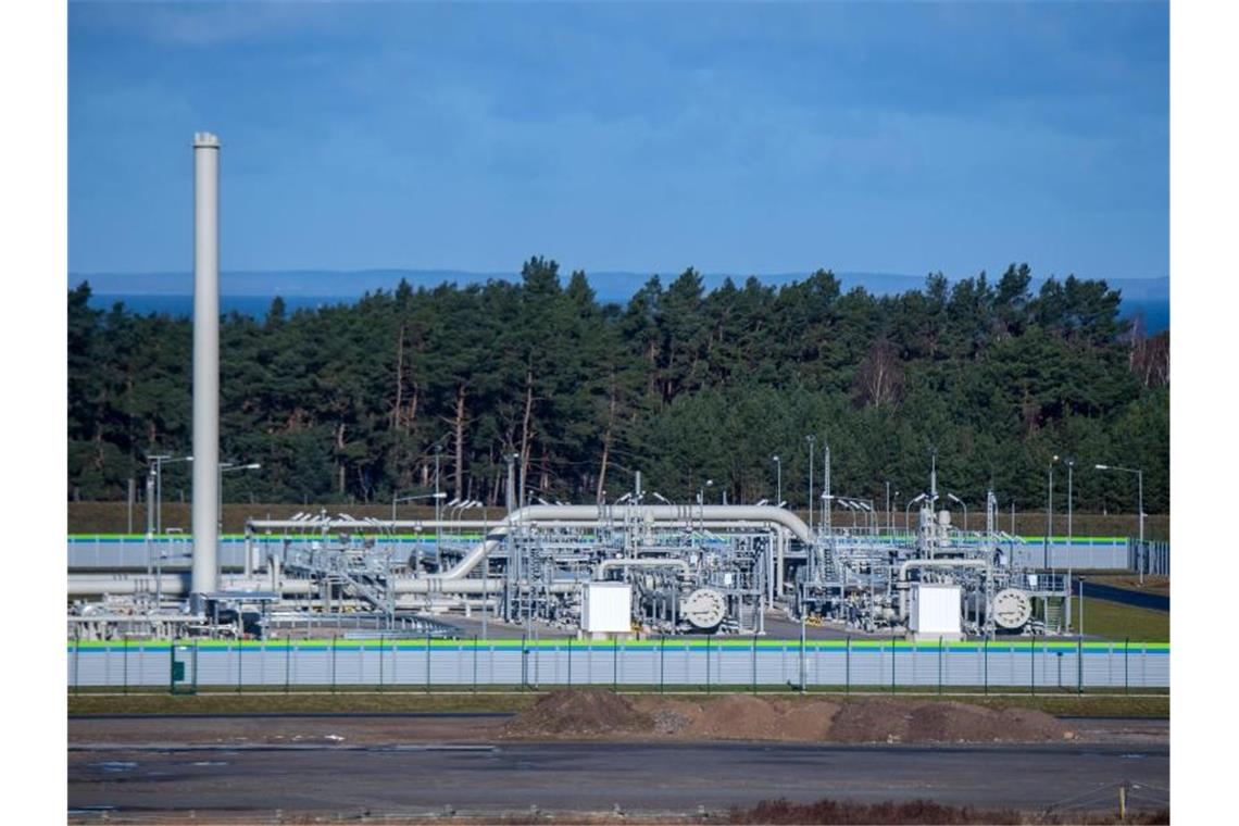 Klimastiftung MV: Keine Unterstützung für Nord Stream 2 Ungewisse Zukunft: Vor dem Hintergrund des eskalierenden Russland-Ukraine-Konflikts hat die Bundesregierung das Genehmigungsverfahren für die russisch-deutsche Erdgasleitung vorerst gestoppt. Foto: Stefan Sauer/dpa