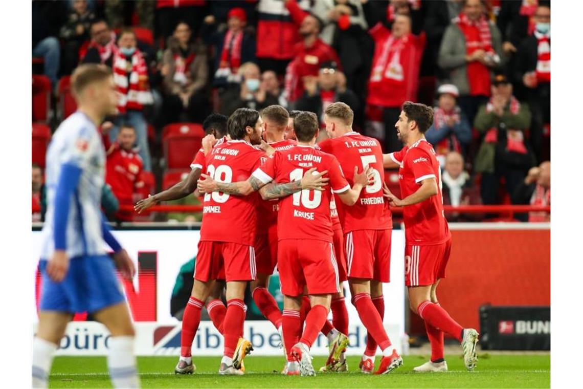 Union Berlin feiert im Stadtderby einen Sieg. Foto: Andreas Gora/dpa