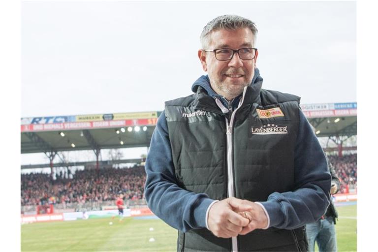 Union-Coach erlebt positive Stimmung: Druck beim VfB größer. Foto: Jörg Carstensen/Archivbild