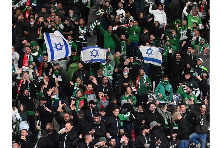 Union-Fans sollen israelische Fußball-Anhänger von Maccabi Haifa antisemitisch beleidigt haben. Foto: Matthias Koch/dpa