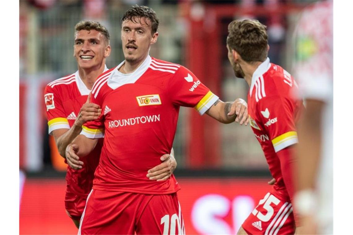 Kruse führt Union zum Rekordsieg - Mainz in der Krise Union-Stürmer Max Kruse (M.) feierte ein gelungenes Startelf-Debüt. Foto: Andreas Gora/dpa