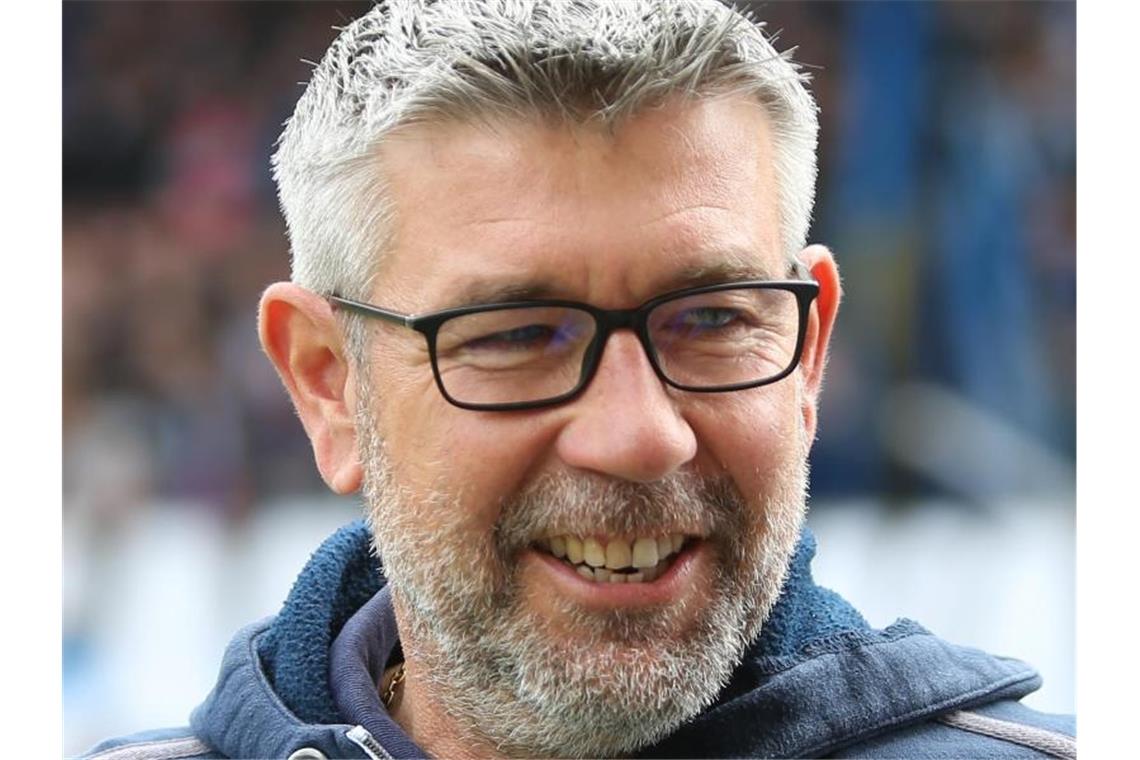 Entscheidung beim Saisonfinale: Zweikampf Union/Paderborn Union-Trainer Urs Fischer will mit seinem Team den direkten Sprung in die Bundesliga schaffen. Foto: Andreas Gora