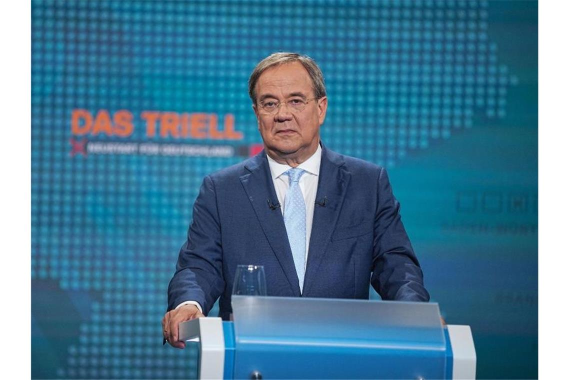 Laschet präsentiert sich nach dem TV-Triell gelassen Unions-Kanzlerkandidat Armin Laschet (CDU) beim ersten TV-Triell. Foto: Michael Kappeler/dpa Pool/dpa