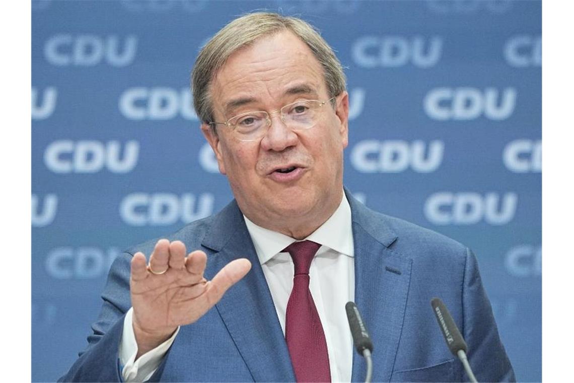 Laschet: Ein Jubel-Parteitag ist noch keine Trendwende Unions-Kanzlerkandidat Armin Laschet (CDU) steht vor seinem Auftritt beim CSU-Parteitag unter Druck. Foto: Michael Kappeler/dpa