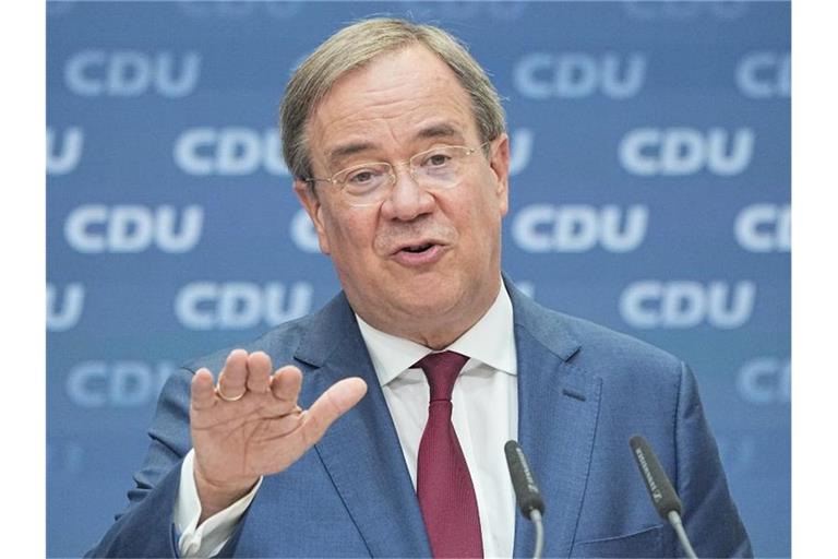 Unions-Kanzlerkandidat Armin Laschet (CDU) steht vor seinem Auftritt beim CSU-Parteitag unter Druck. Foto: Michael Kappeler/dpa