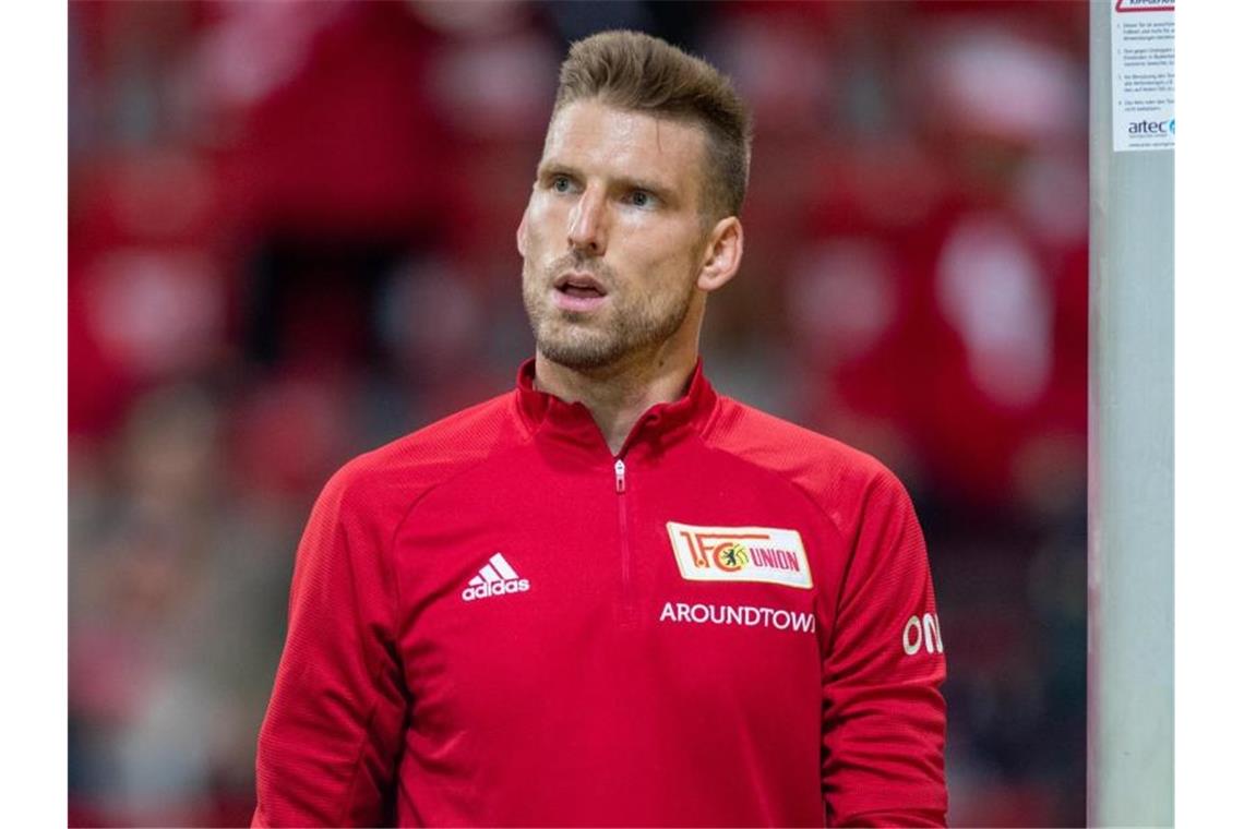 Union will Fortschritte bestätigen - 1899 noch ohne Kramaric Unions Torwart Andreas Luthe steht vor einem Spiel mit konzentriertem Blick auf dem Spielfeld. Foto: Andreas Gora/dpa