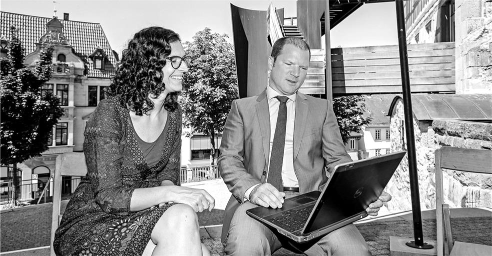 „Unser Produkt Sesam ist von überall aus verfügbar, so wie wir ebenso von überall aus arbeiten können“: Katrin und Roman Douverne. Foto: A. Becher