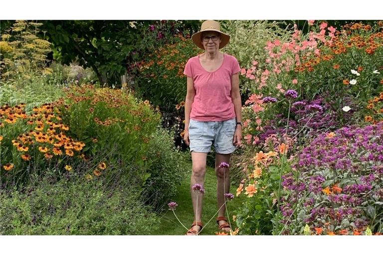 Unsere Kolumnistin Elisabeth Kabatek im Open Garden von Phil Jones in North Wales