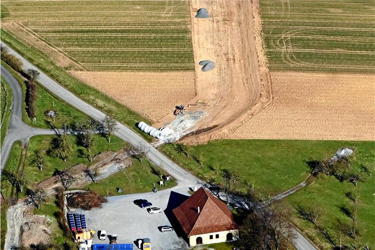 Unter anderem an der Kelter in Kleinaspach hat die NOW Leitungen verlegt. Diese führen weiter bis Einöd. Zum Teil hat die Gemeinde hier Synergien genutzt. Foto: W. Kuhnle