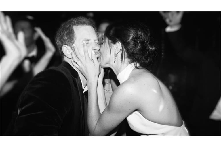 Unter anderem mit diesem Foto feiert Herzogin Meghan den achten Hochzeitstag mit ihrem Mann, Prinz Harry.