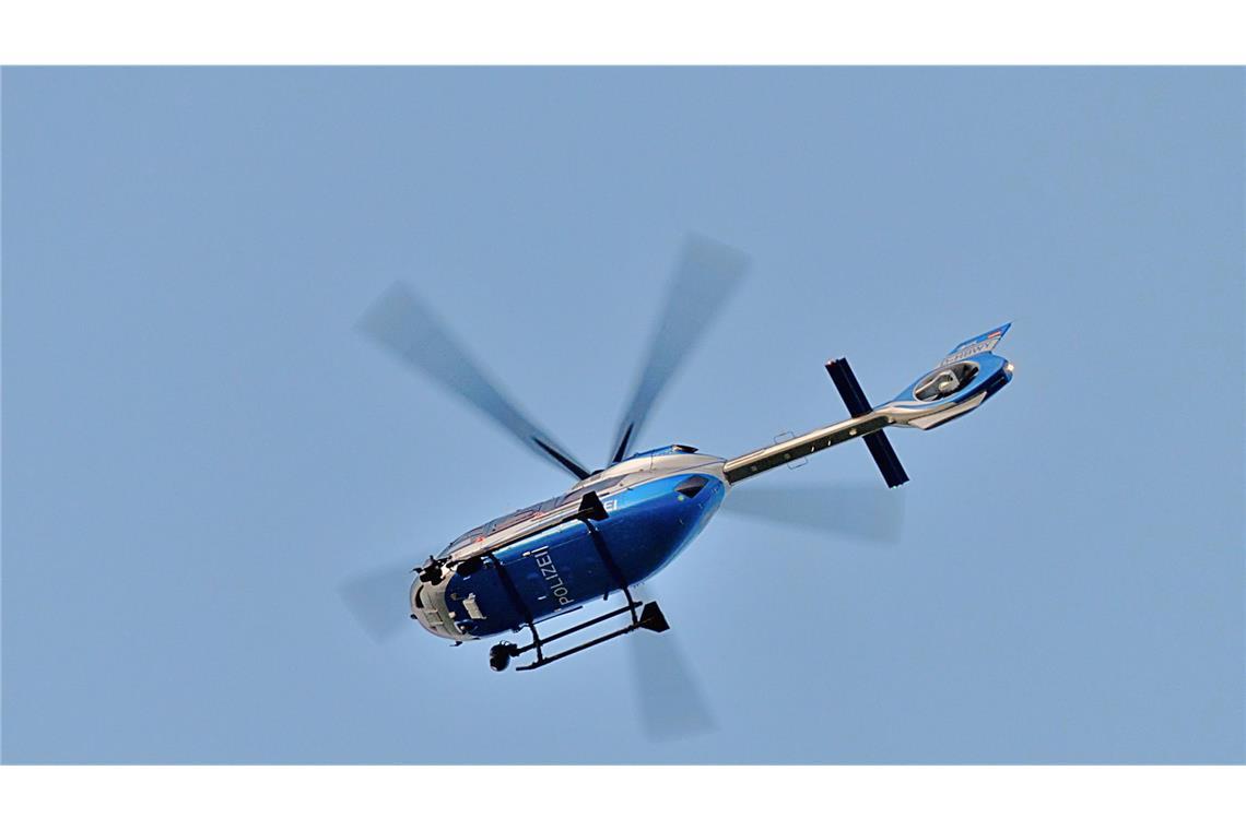 Polizei findet vermisste Achtjährige Unter anderem mit einem Helikopter hatte die Polizei nach einem vermissten Kind in Ehingen gesucht (Symbolbild).