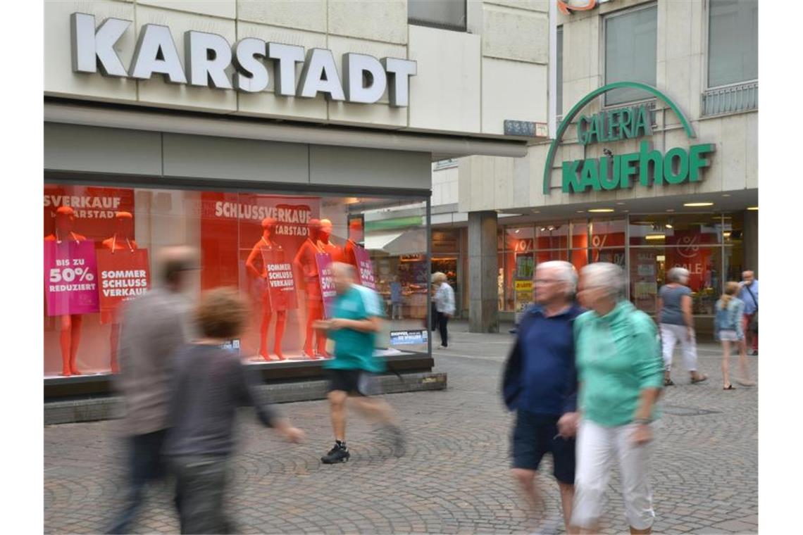 Auch 20 Karstadt-Sports-Filialen sollen schließen Unter anderem sind von der Schließung die Standorte in Köln, Hamburg und München betoffen. Foto: Harald Tittel/dpa/Archiv
