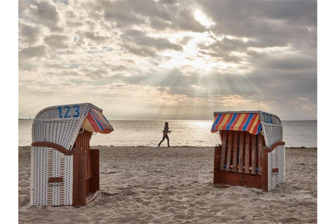 Schleswig-Holstein öffnet sich Touristen Unter bestimmen Auflagen ist Urlaub in ganz Schleswig-Holstein wieder möglich. Foto: Georg Wendt/dpa