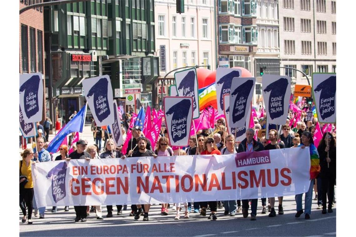 Unter dem Motto „Ein Europa für Alle - Deine Stimme gegen Nationalismus“ rufen mehr als 150 Organisationen in Deutschland und europäischen Städten zu Demonstrationen auf. Foto: Christian Charisius