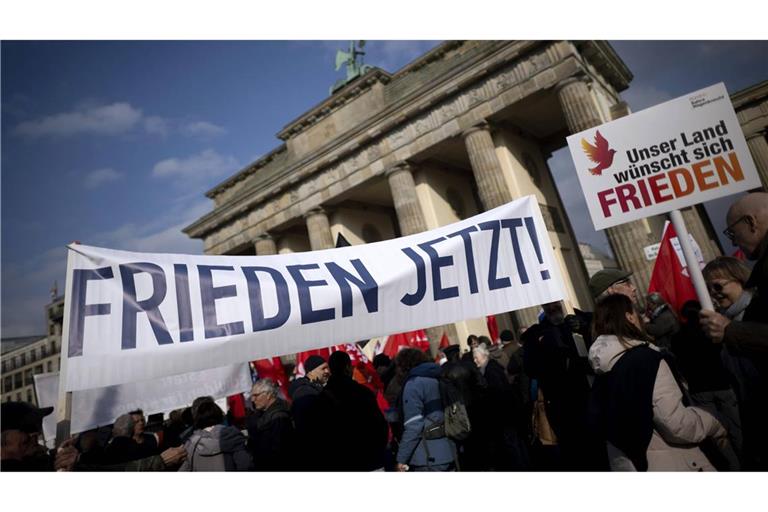 Unter dem Motto „Zusammenhalt in Vielfalt“ plant ein Bündnis einen bundesweiten Aktionstag im Mai (Symbolbild).