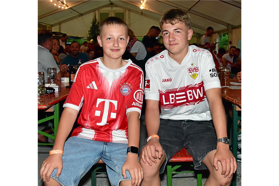 Unter den Gästen sind auch die beiden Brüder Are und Ansgar Hagmann (von links)....