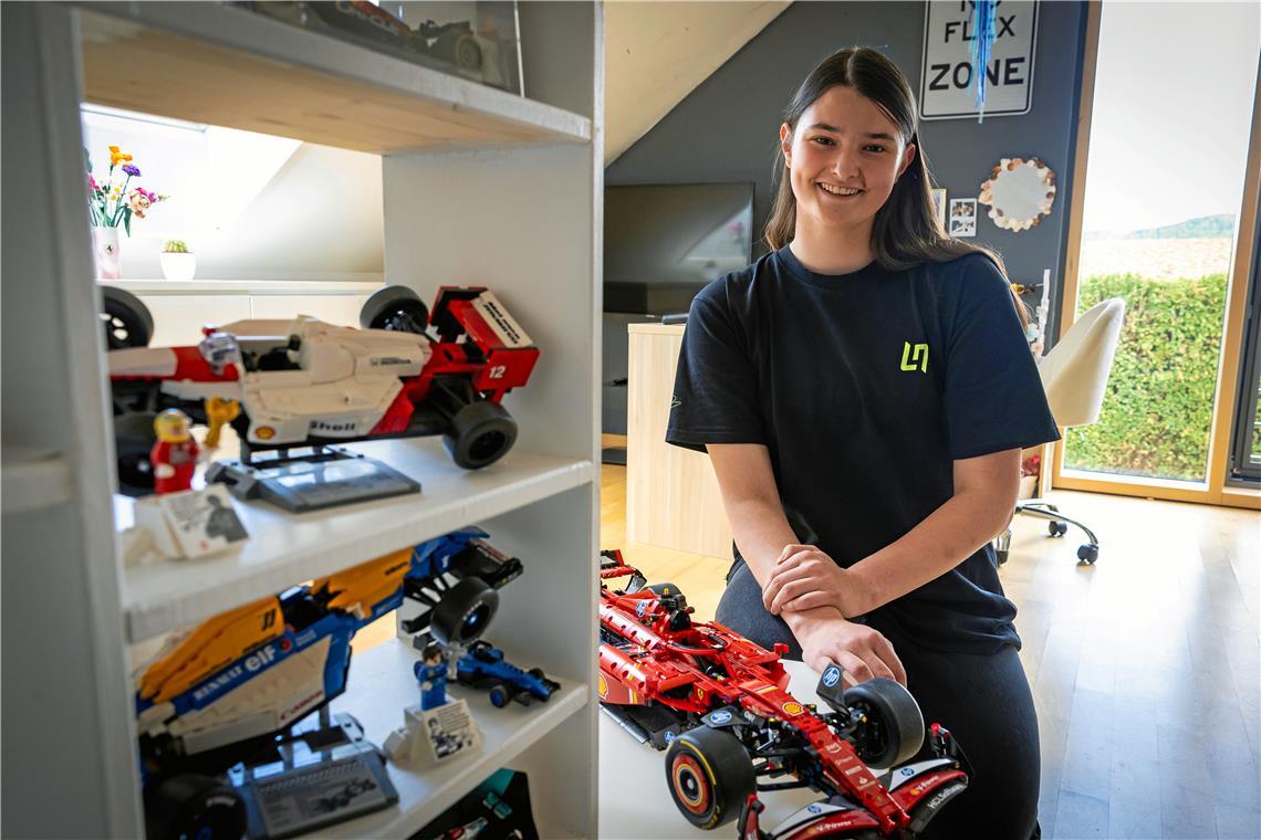 Unter den Lego-Autos von Kaira Höfliger ist auch eines von Ferrari, ihrem Lieblingssportwagenhersteller.Fotos: Alexander Becher