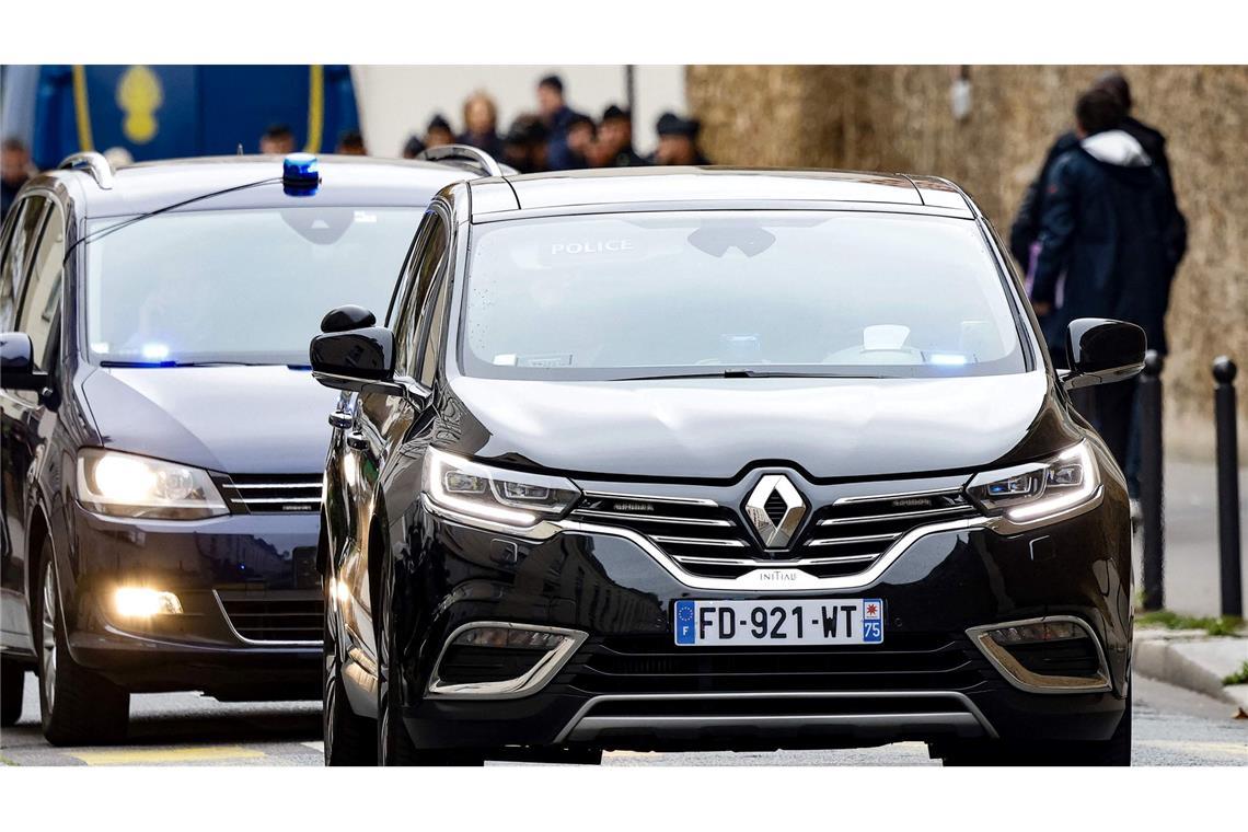 Unter großem Medienrummel und Polizeischutz verließ Sarkozy das Gefängnis La Santé in Paris