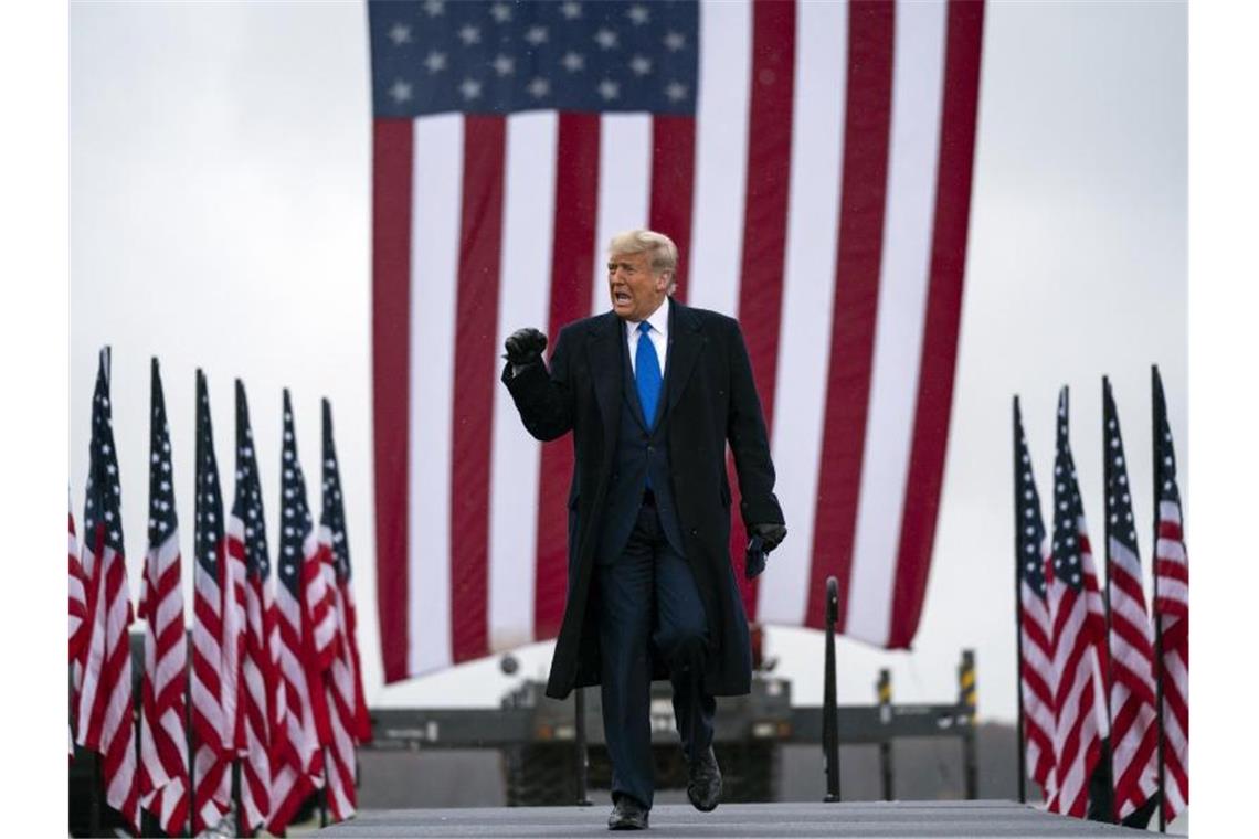 Unter ihm haben die transatlantischen Beziehungen ein wenig gelitten: US-Präsident Donald Trump. Foto: Evan Vucci/AP/dpa