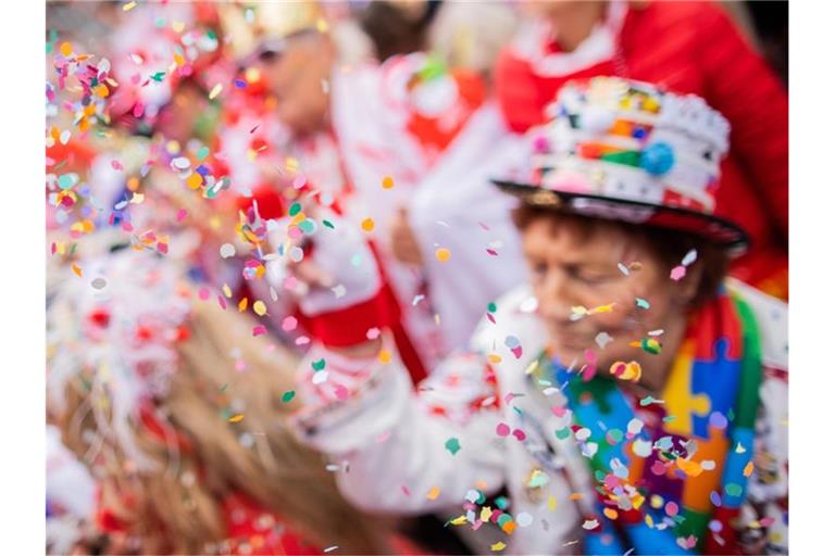 Unter normalen Bedingungen hätte die Wirtschaft durch den Karneval nach Schätzungen mit Getränken, Hotelübernachtungen und Kostümen rund 1,79 Milliarden Euro eingenommen. Foto: Rolf Vennenbernd/dpa